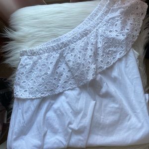 ONE SHOULDER EYELET TOP
